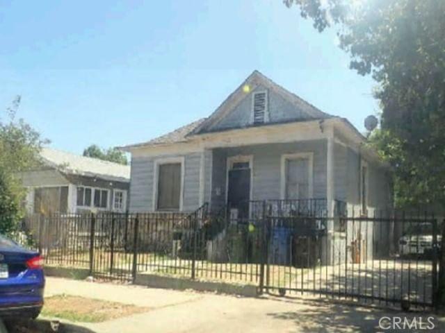 908 49th Place, Los Angeles, CA 90011
